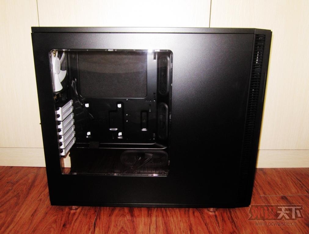 ��ŷ�ŵ������ѧ����Ի���������ںϡ���Fractal Design Define R5����[ԭ��]