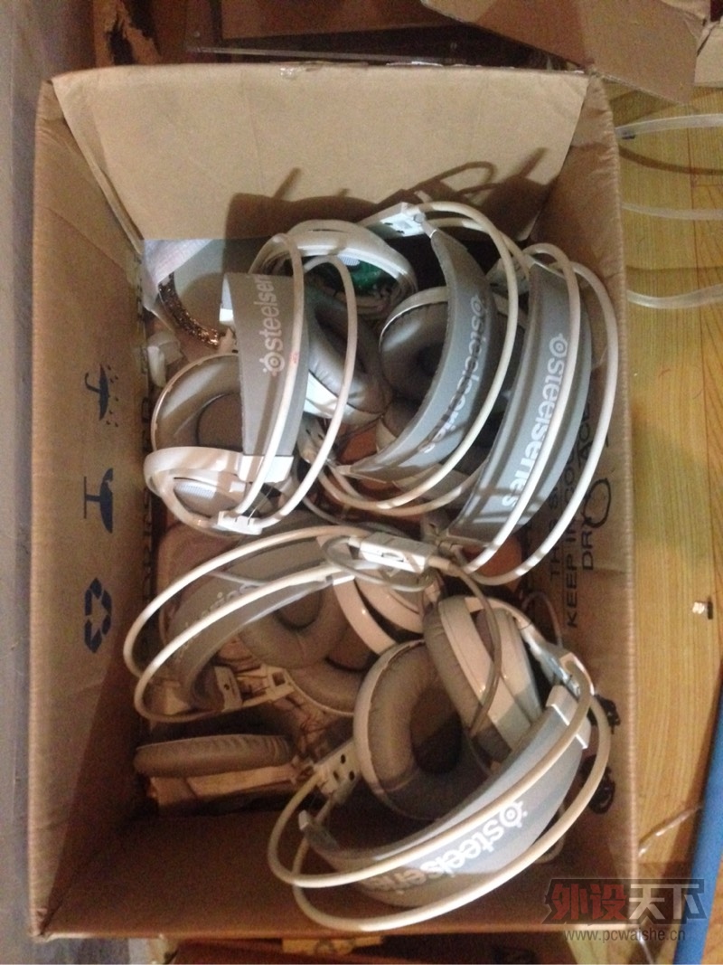 ���ӱ��������ܱߣ�˪������ʬ��