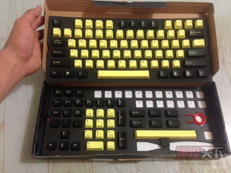 ���ӱ��������ܱߣ�˪������ʬ��