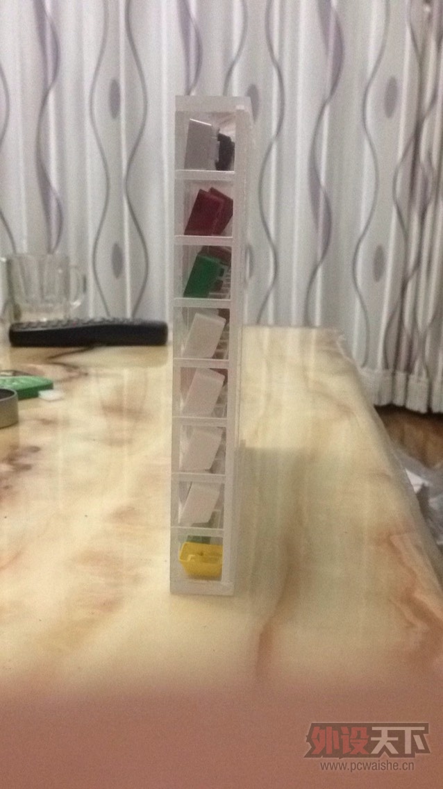 ���ӱ��������ܱߣ�˪������ʬ��