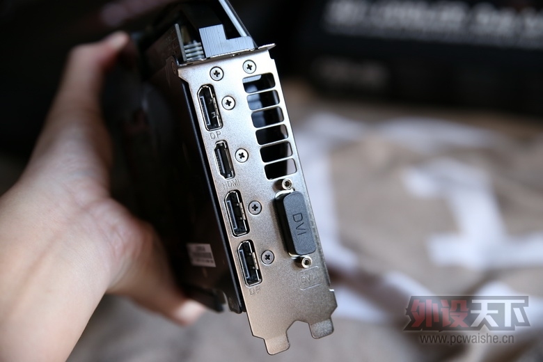 ASUS ��˶ Radeon R9 Fury STRIX �Կ�����