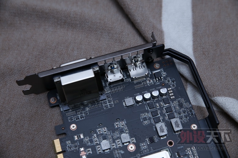 ASUS ��˶ Radeon R9 Fury STRIX �Կ�����