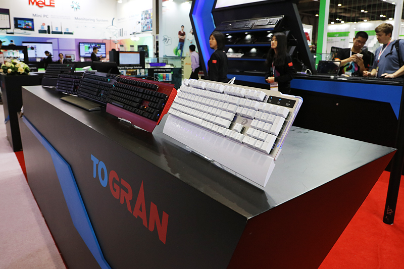 EK815水冷机械键盘 2